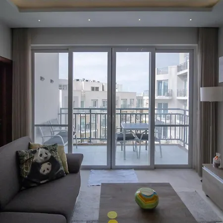 Апартаменты Bright And Spacious 3 Bedroom With Terrace And Shared Pool Gz-mave1-1 Марсалфорн