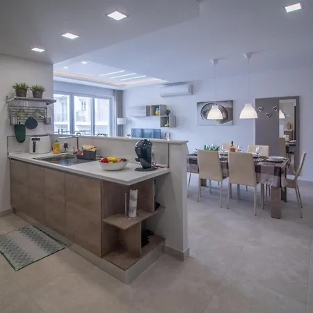 Bright And Spacious 3 Bedroom With Terrace And Shared Pool Gz-mave1-1